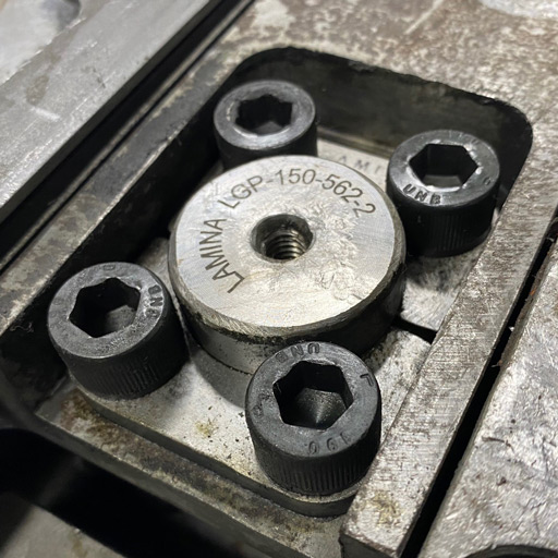 Lamina Guided Retainer